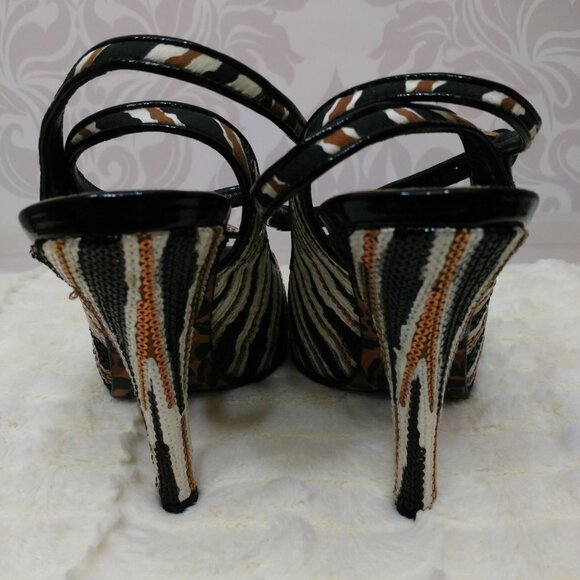 Betsey Johnson Zebra Stripe Black Gold Sequin Peep Toe Heels Size 5 ankle strap - Picture 9 of 11